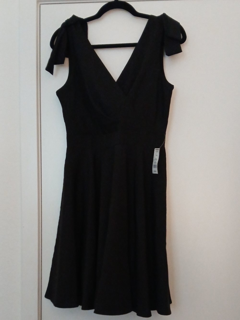 Kohl's Black V-Neck Tie-Shoulder Midi Dress